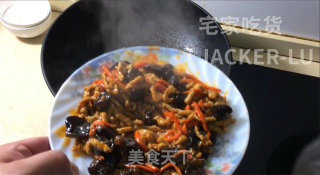 懒人版鱼香肉丝，厨艺有限，依靠调料包，比自己调味靠谱多了。步骤13