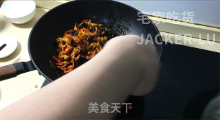 懒人版鱼香肉丝，厨艺有限，依靠调料包，比自己调味靠谱多了。步骤12