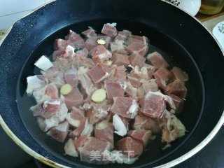 牛肉炖土豆豆角步骤3