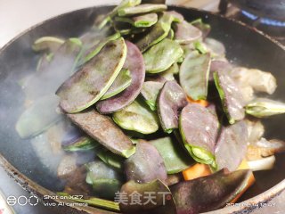 五花肉炒扁豆盖烧饭步骤4