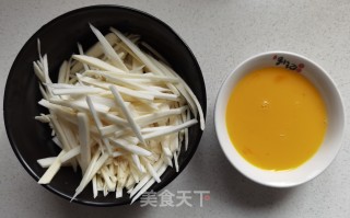 茭白炒鸡蛋步骤2