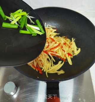 茭白炒鸡蛋步骤8