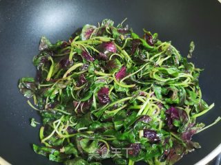 蒜蓉红苋菜步骤2