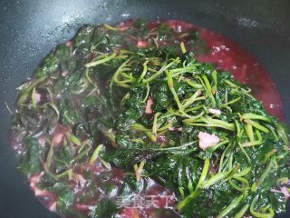 蒜蓉红苋菜步骤5