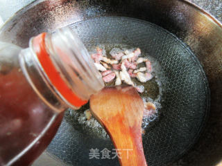 五花肉芹菜炒茭白步骤6