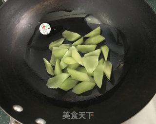番茄炒莴笋步骤4
