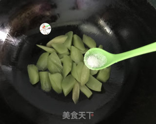 番茄炒莴笋步骤5