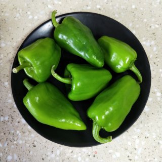 牛肉炒青椒步骤2