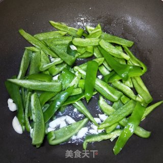 牛肉炒青椒步骤5