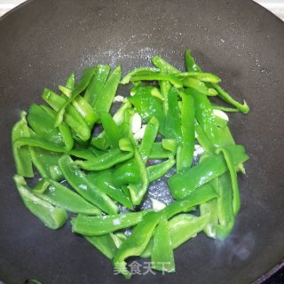 牛肉炒青椒步骤6