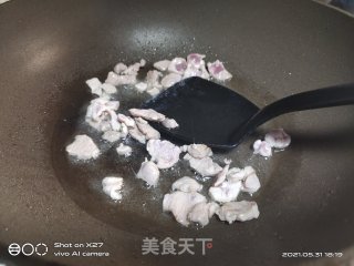 肉丁炒豆角步骤3