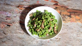 肉丁炒豆角步骤8