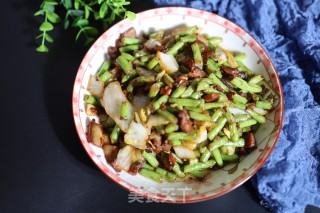 白菜豆角炒肉片步骤8