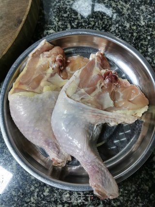 嫩滑鸡丁步骤1