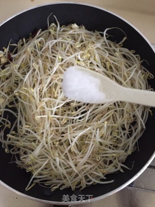 辣子豆芽步骤5