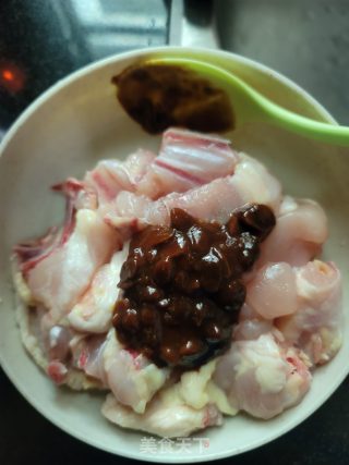 黄豆酱香菇蒸鸡步骤2