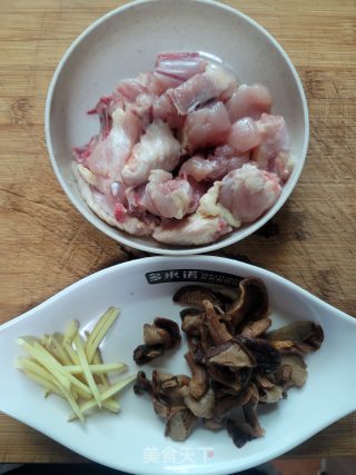 黄豆酱香菇蒸鸡步骤1