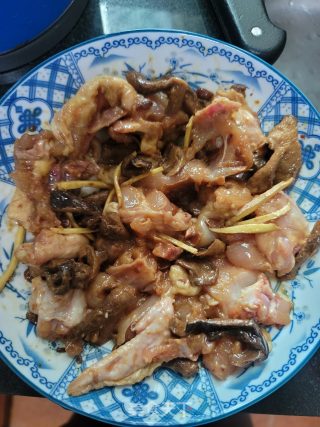 黄豆酱香菇蒸鸡步骤4