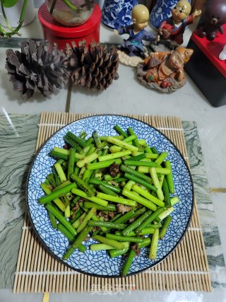 肉末炒蒜薹步骤6