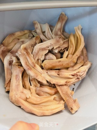麻辣鸭爪步骤1