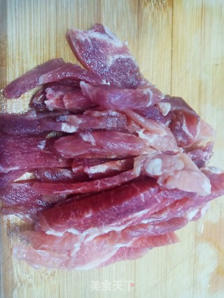 牛肉海鲜菇步骤1