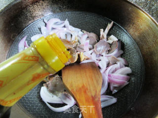 鹅胗炒洋葱步骤7