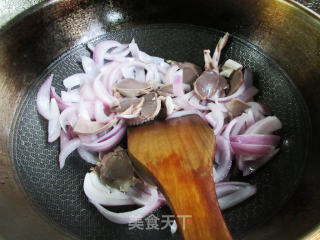 鹅胗炒洋葱步骤5