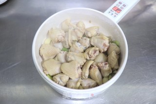 黄焖鸡翅豆腐步骤4