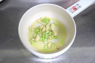 黄焖鸡翅豆腐步骤3