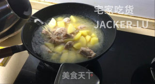家常土豆咖喱鸡，简单又美味，小白也能做的经典美食。步骤6