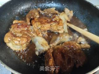 焖鸭腿肉盖烧饭步骤4
