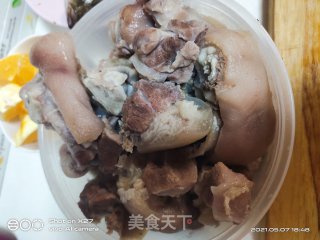 番茄烧猪脚步骤2