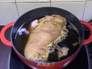 东坡肘子的家常做法，香浓软糯巨好吃！步骤3