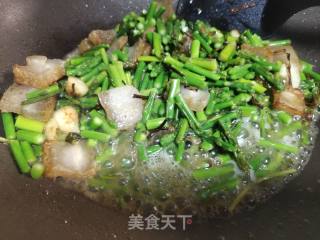 五花肉炒芦笋步骤4