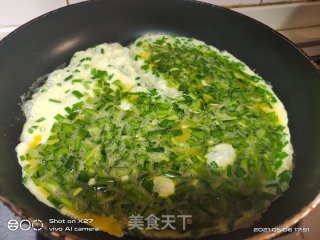 鸡蛋煎韭菜步骤2