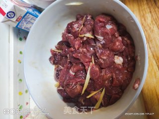 青椒丝炒牛肉步骤2
