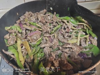 青椒丝炒牛肉步骤8