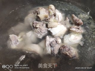 红烧鸡肉豆腐盖烧饭步骤1