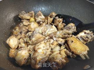 红烧鸡肉豆腐盖烧饭步骤3