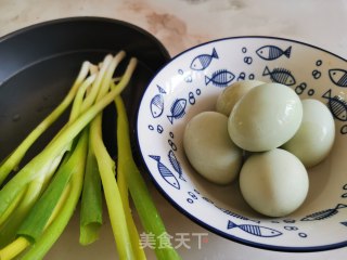 小葱花煎蛋步骤1