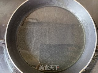 蒜蓉辣椒炒鸡蛋步骤2