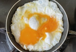 蒜蓉辣椒炒鸡蛋步骤3
