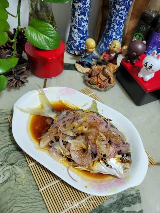 洋葱豆豉蒸鲳鱼步骤10