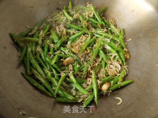 银鱼干炒四季豆步骤7