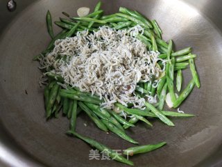 银鱼干炒四季豆步骤6