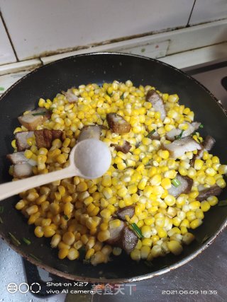 五花肉炒玉米步骤7