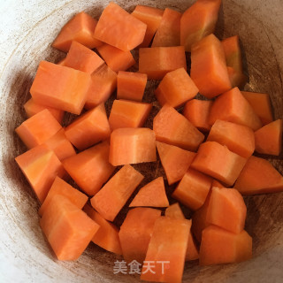 虾仁炒双色丁步骤3