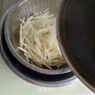 辣炒土豆丝步骤6
