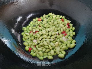 毛豆米炒牛筋步骤3
