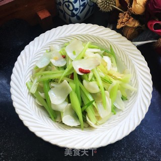 西芹炒甜百合步骤10